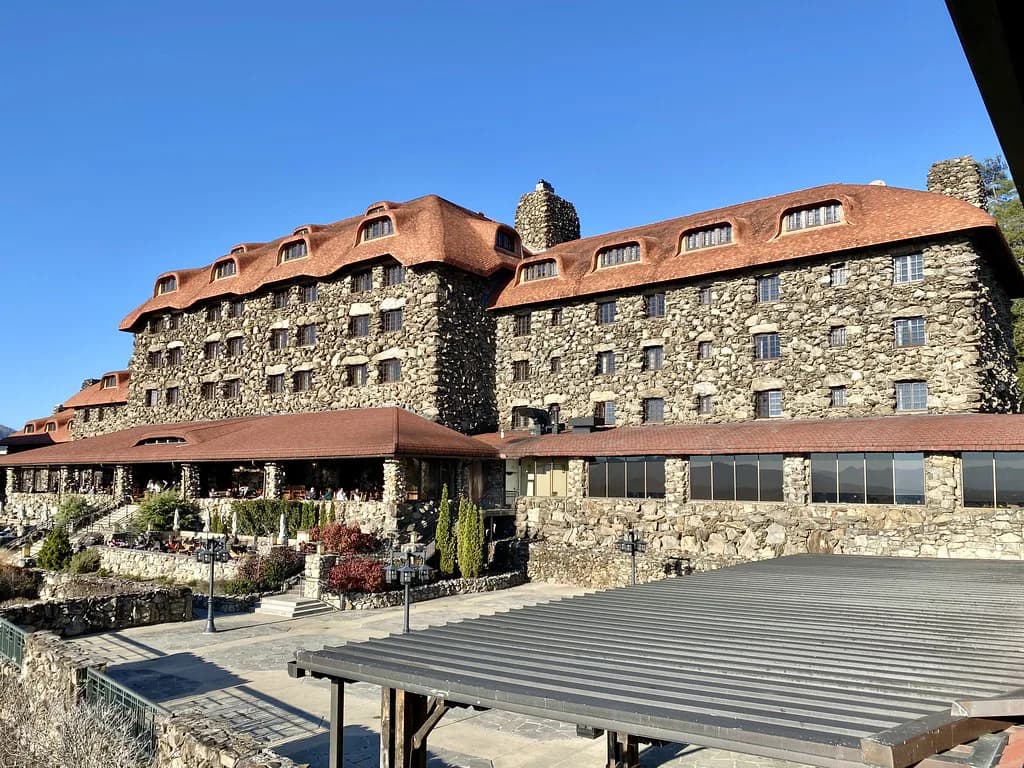 Dog-Friendly Hotels in Asheville: Where to Stay