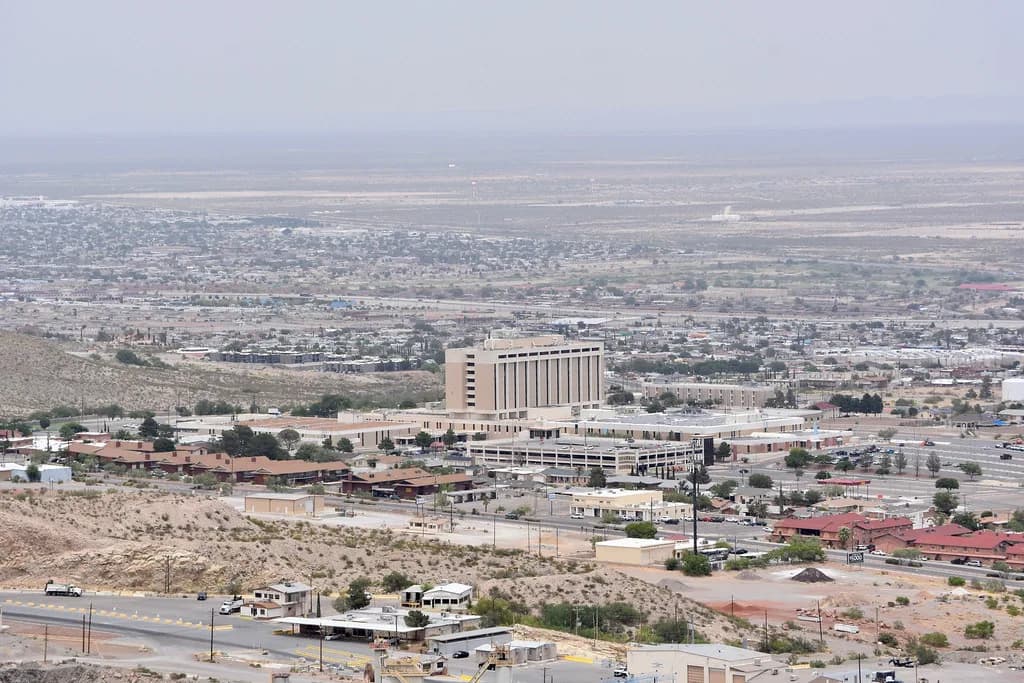 Dog-Friendly Hotels in El Paso, TX: Fees, Limits & Rules