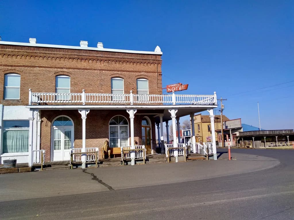 Dog-Friendly Vacation Rentals in Bend, OR: How to Book Right