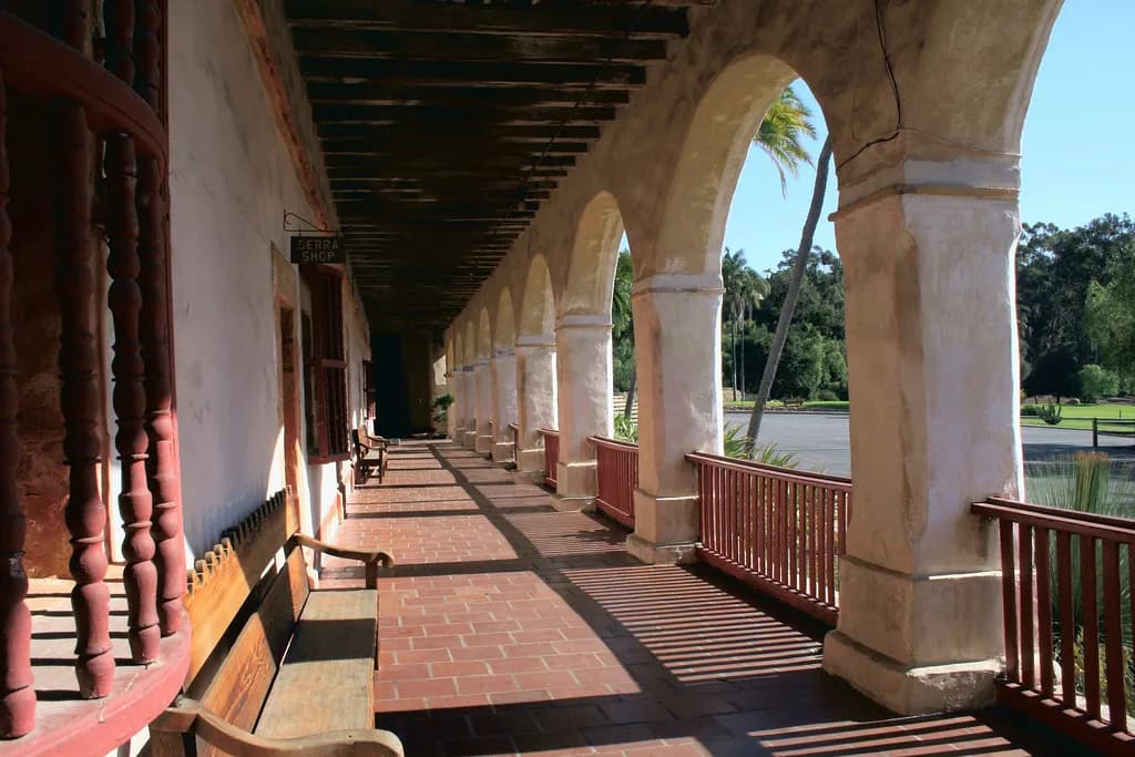 Dog-Friendly Vacation Rentals Santa Barbara: Booking Guide