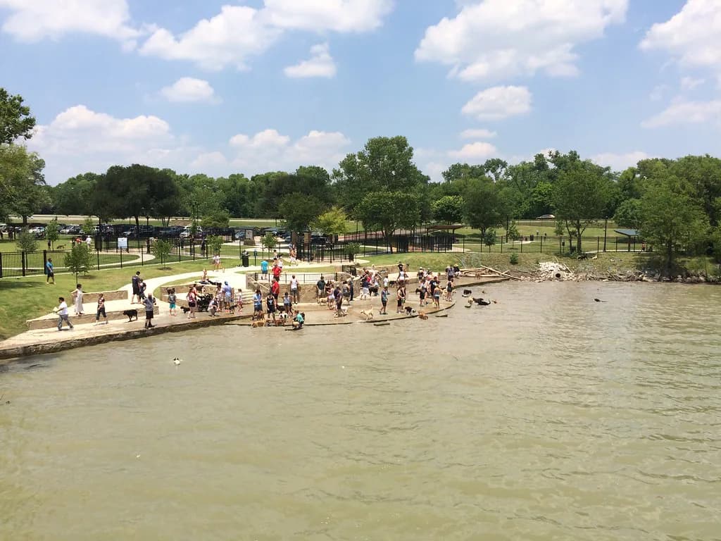 White Rock Lake Dog Park: Hours, Fencing & Dallas Rules