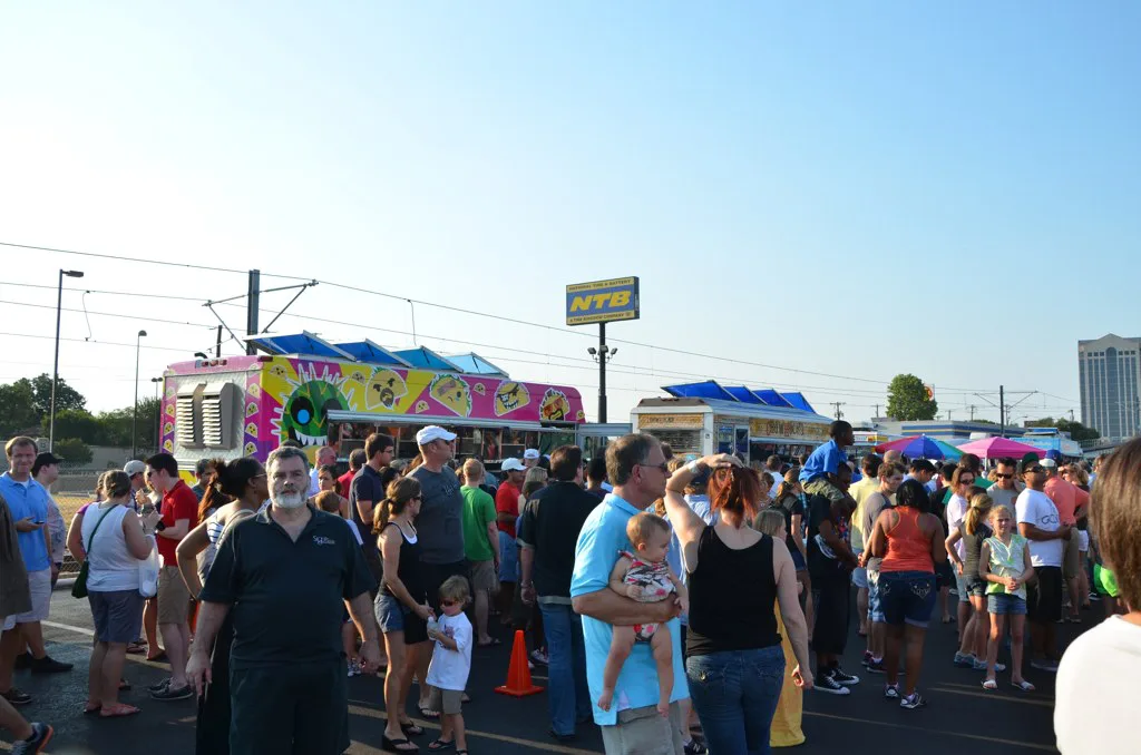 Big Crowds - Dallas Food Truck Festival - August, Fort Worth