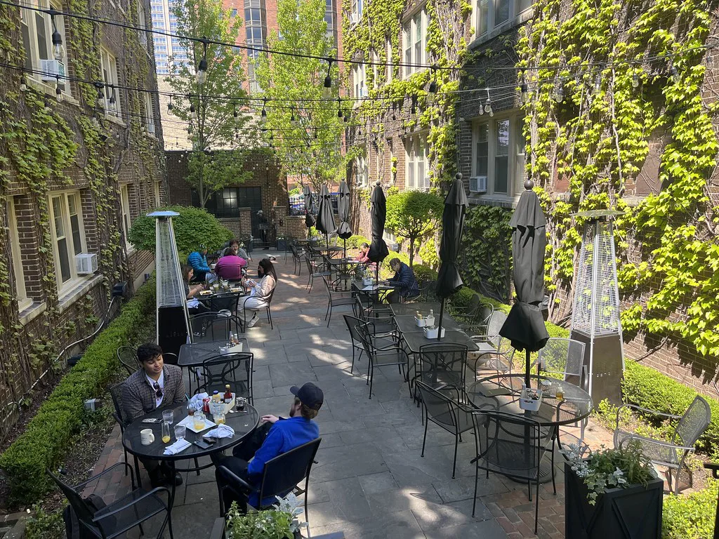 10 Plaza Hotel, Milwaukee