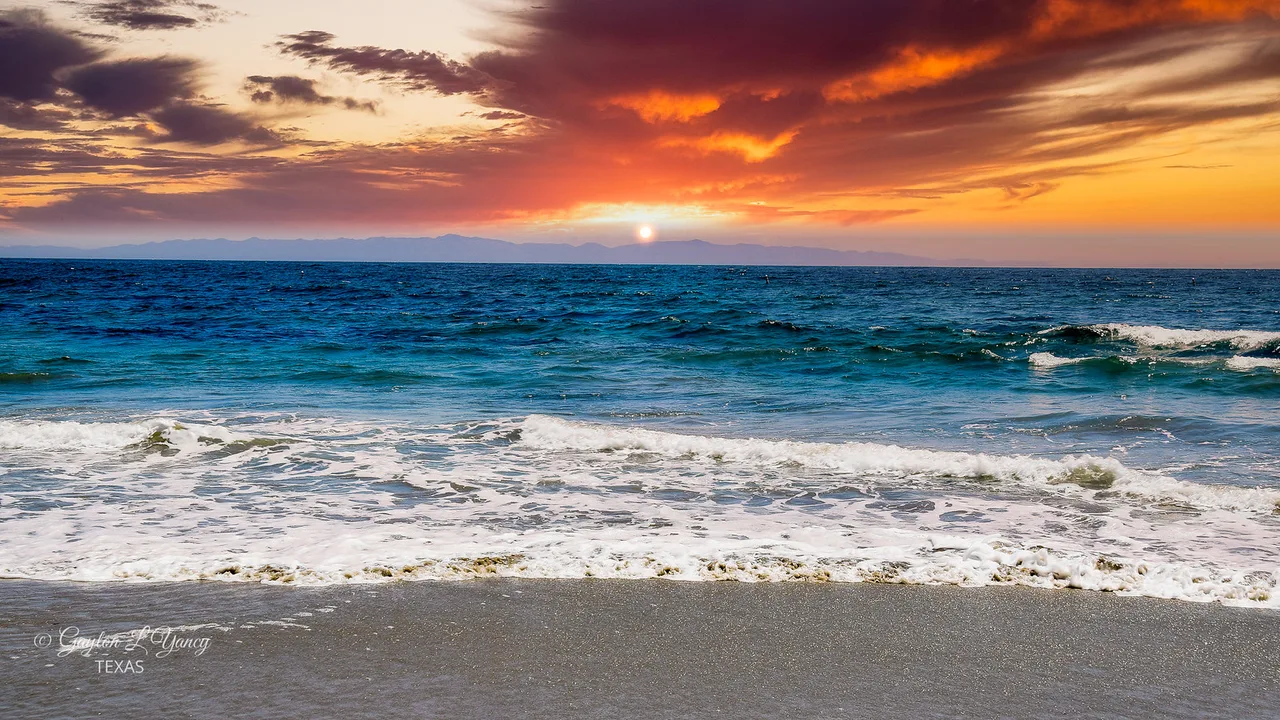 Santa Barbara Beach Side